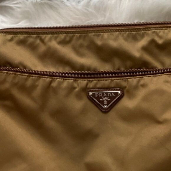 Prada Bag - Picture 3 of 6
